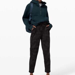 Lululemon Keep Moving Pant 7/8 High-Rise Heritage 365 Camo Deep Coal Size 2 EUC